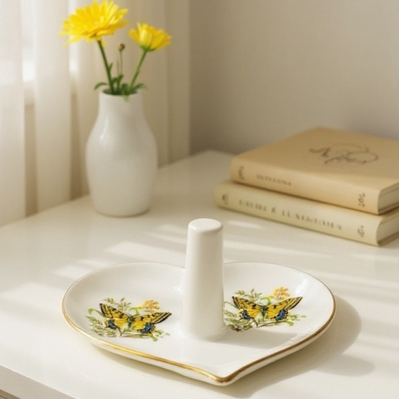 VTG Heart Shaped Butterfly Ring Holder, Porcelain, Japan, Trinket Dish 4" x 3.5" - Picture 1 of 10